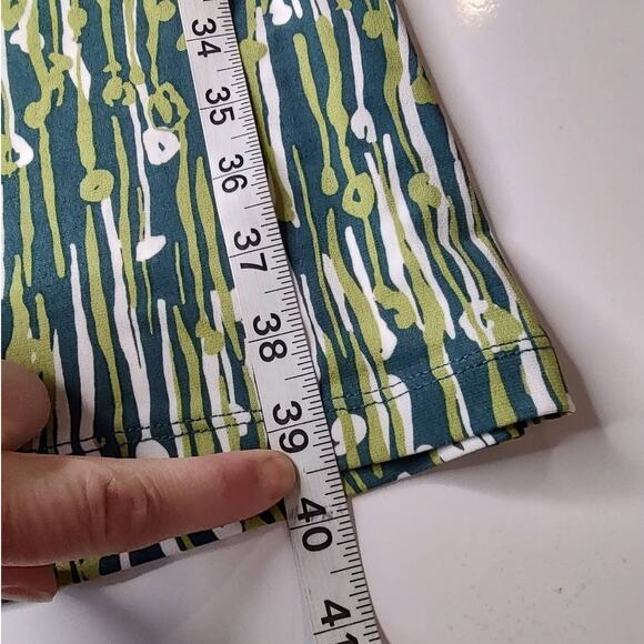 BCBG Paris Green Print Bell Sleeve Deep V Neck Shift Dress Size XS - Picture 6 of 10